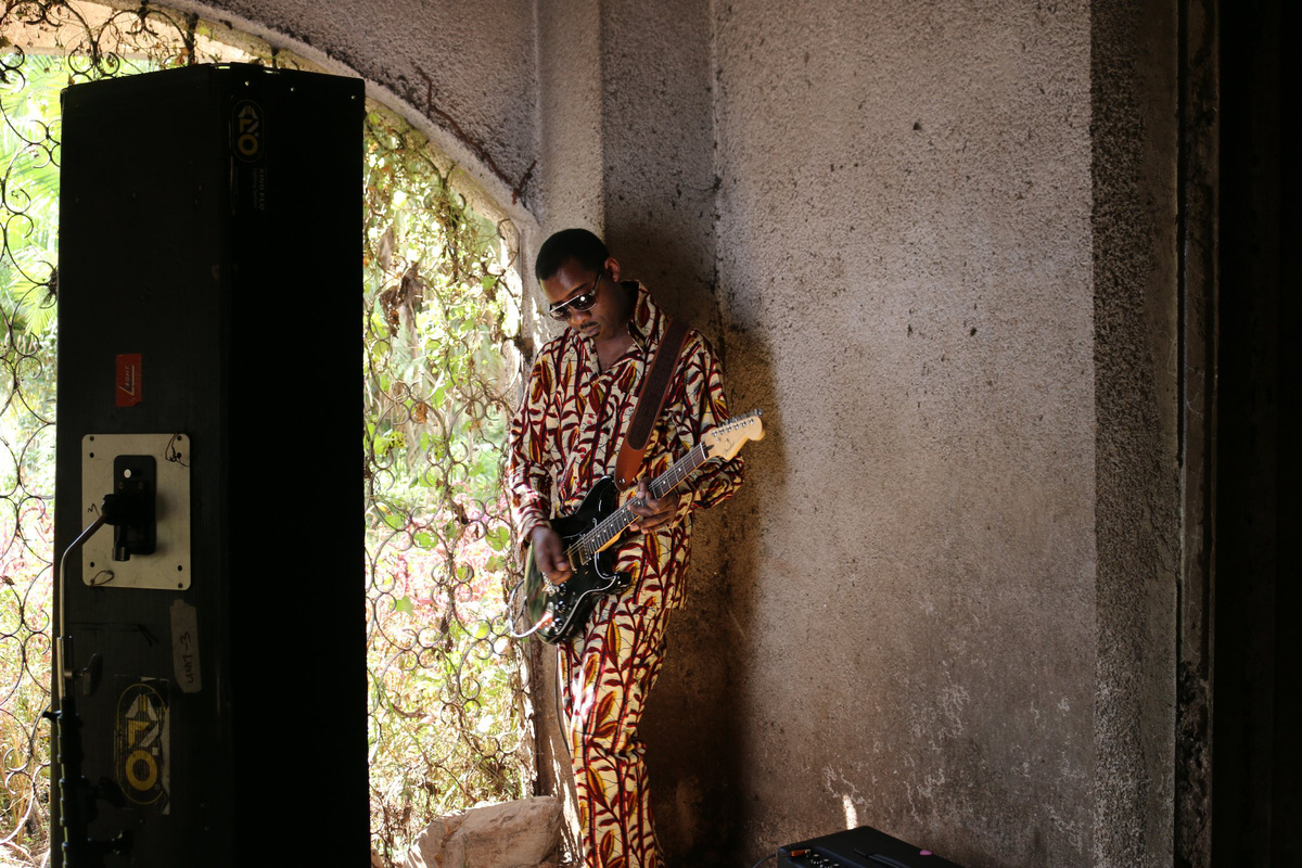fbphoto1 Franck Biyong | Afrobeat, Electronic, Jazz, Rock